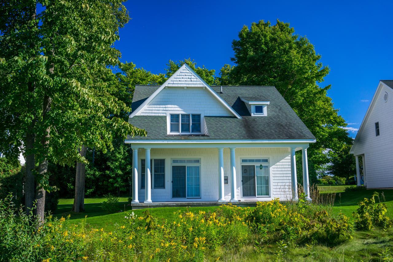 Cottages At Bay Harbor ペトスキー エクステリア 写真