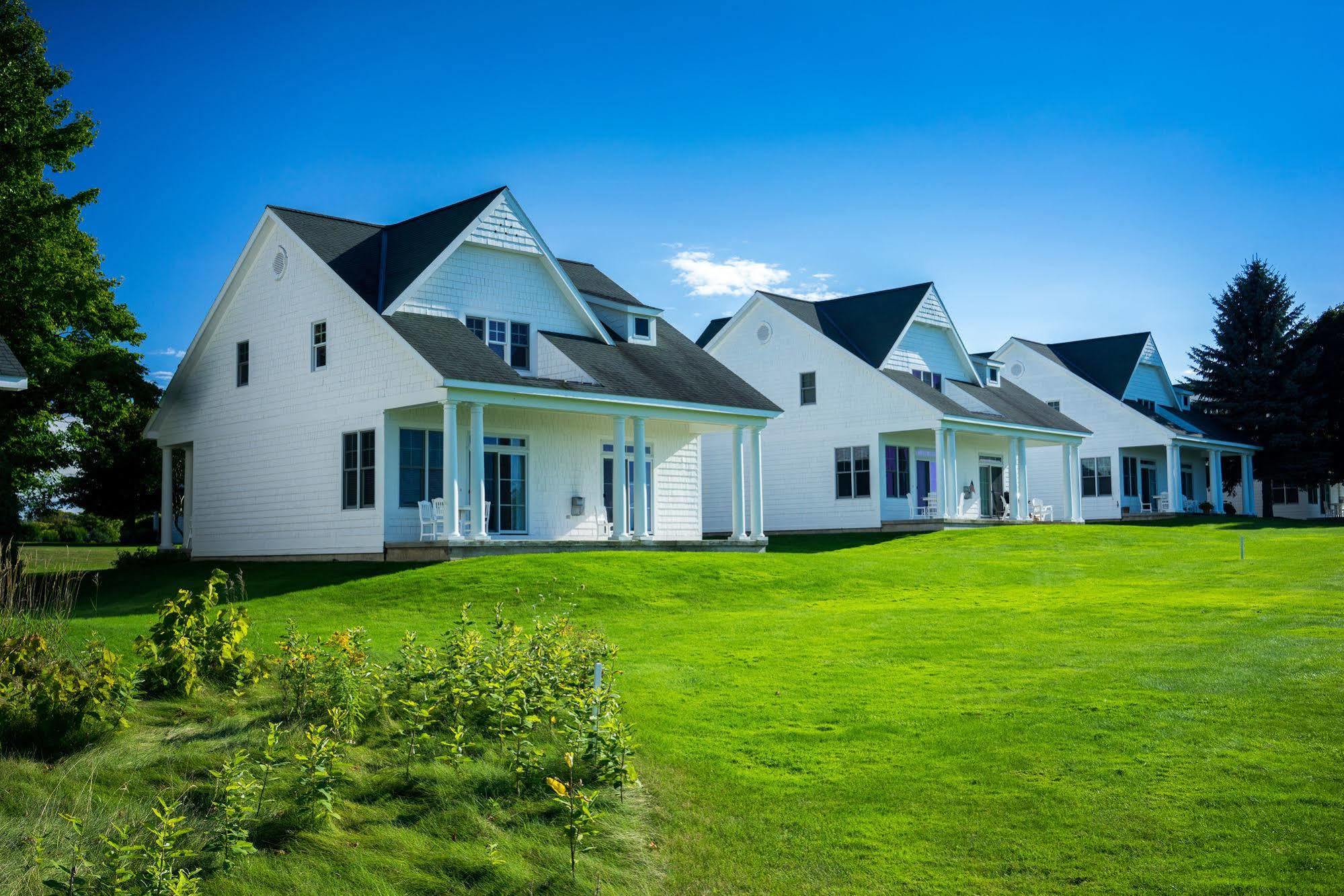 Cottages At Bay Harbor ペトスキー エクステリア 写真